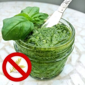 Pesto casero de albahaca fresca, con piñones y queso Grana